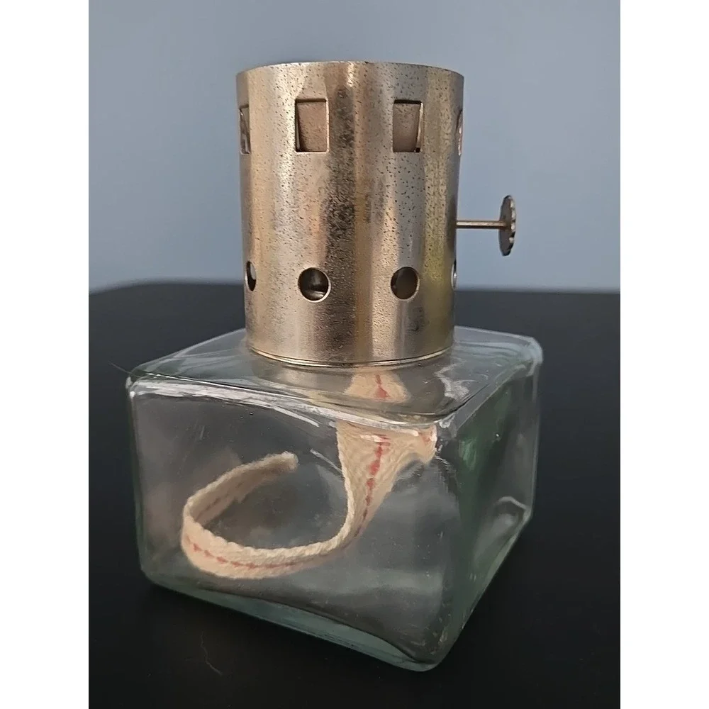 Vintage Antique Lamplight Farms fuel Oil or Kerosene Lamp w/Square Base